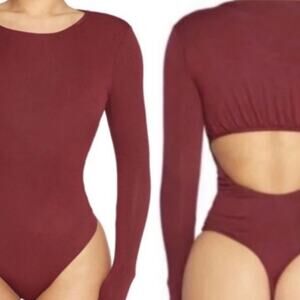 naked wardrobe Long Sleeve Cut Out Ruched Thong Bodysuit - Wine L NWT